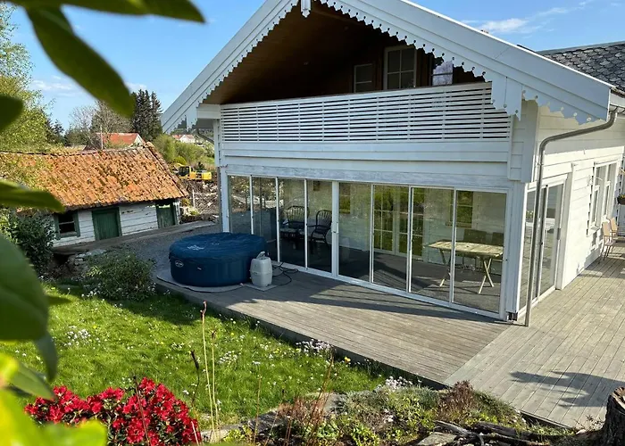 Koselig Stort Gardshus, M/Boblebad. Bat Kan Leies