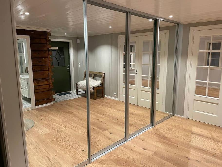 Koselig Stort Gardshus, M/boblebad. Bat Leies Holiday home Forland