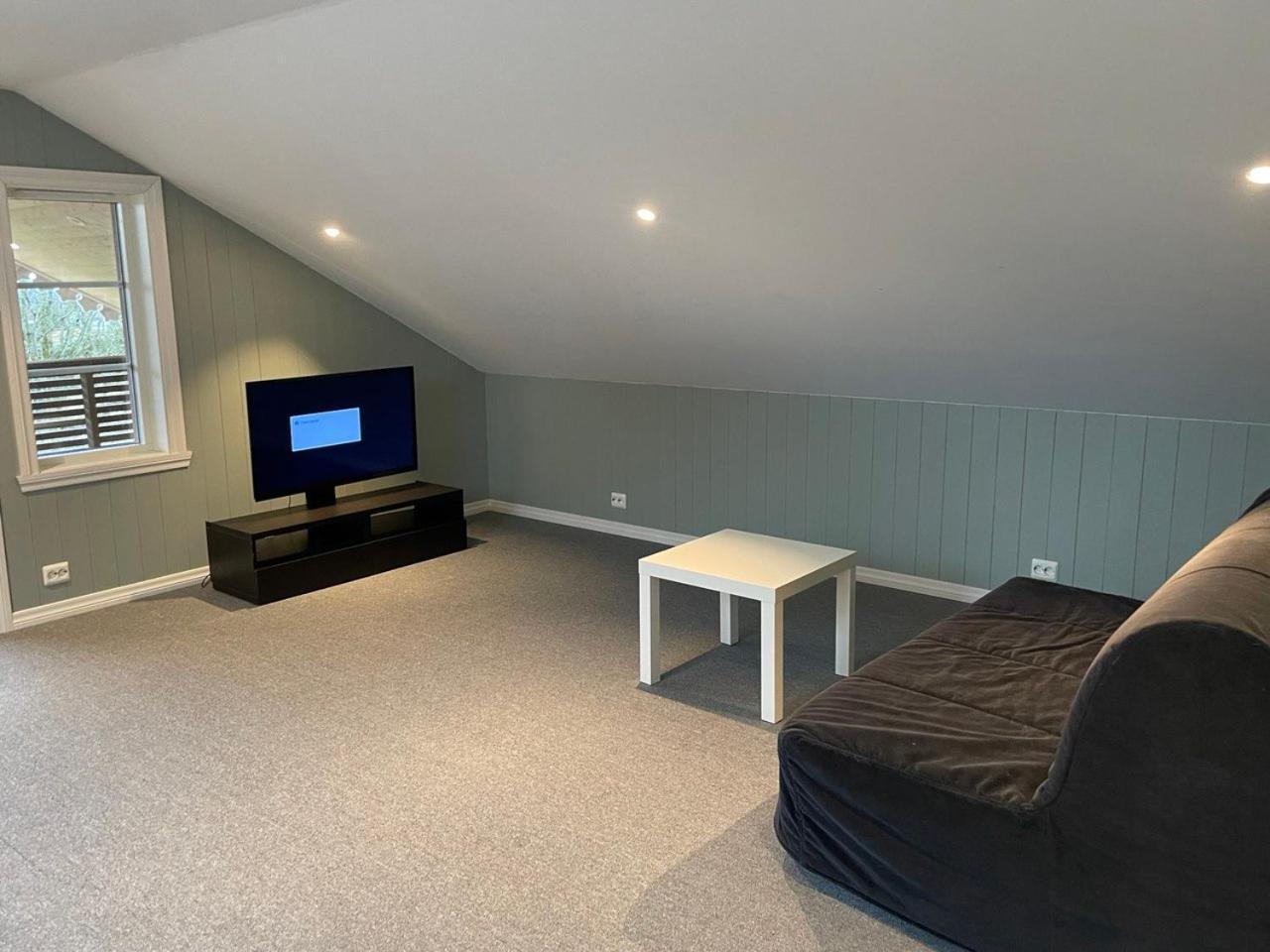 Koselig Stort Gardshus, M/boblebad. Bat Leies Holiday home *