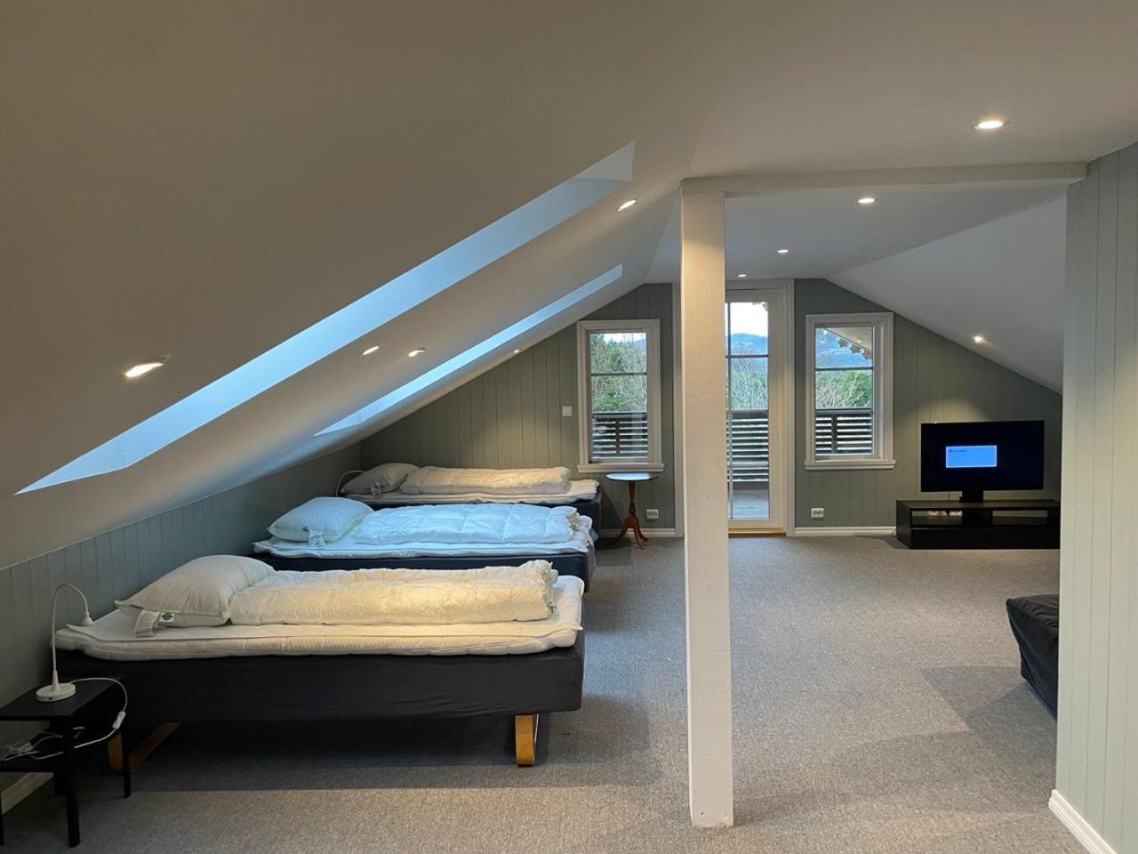 Holiday home Koselig Stort Gardshus, M/boblebad. Bat Leies