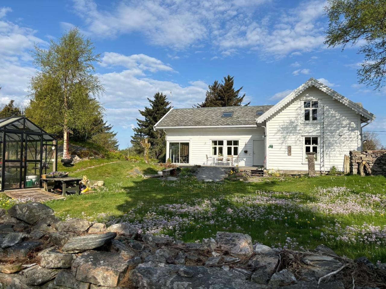 Holiday home Koselig Stort Gardshus, M/boblebad. Bat Leies