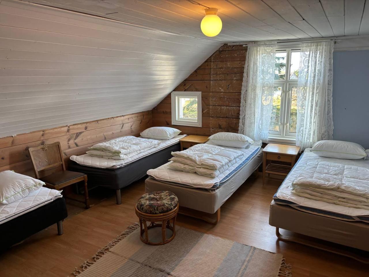 Koselig Stort Gardshus, M/boblebad. Bat Leies Holiday home Forland
